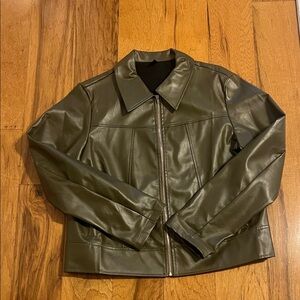 Green faux leather collared zip-up jacket